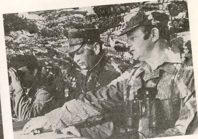 ضبّاط من جيوش حلف وارسو في صورة أرشيفية من ملفات وكالة الاستخبارات المركزية، نحو 1970م. ويكيميديا كومنز (Public Domain) · commons.wikimedia.org/wiki/File:14_Warsaw_Pact_Officers_-_Flickr_-_The_Central_Intelligence_Agency.jpg